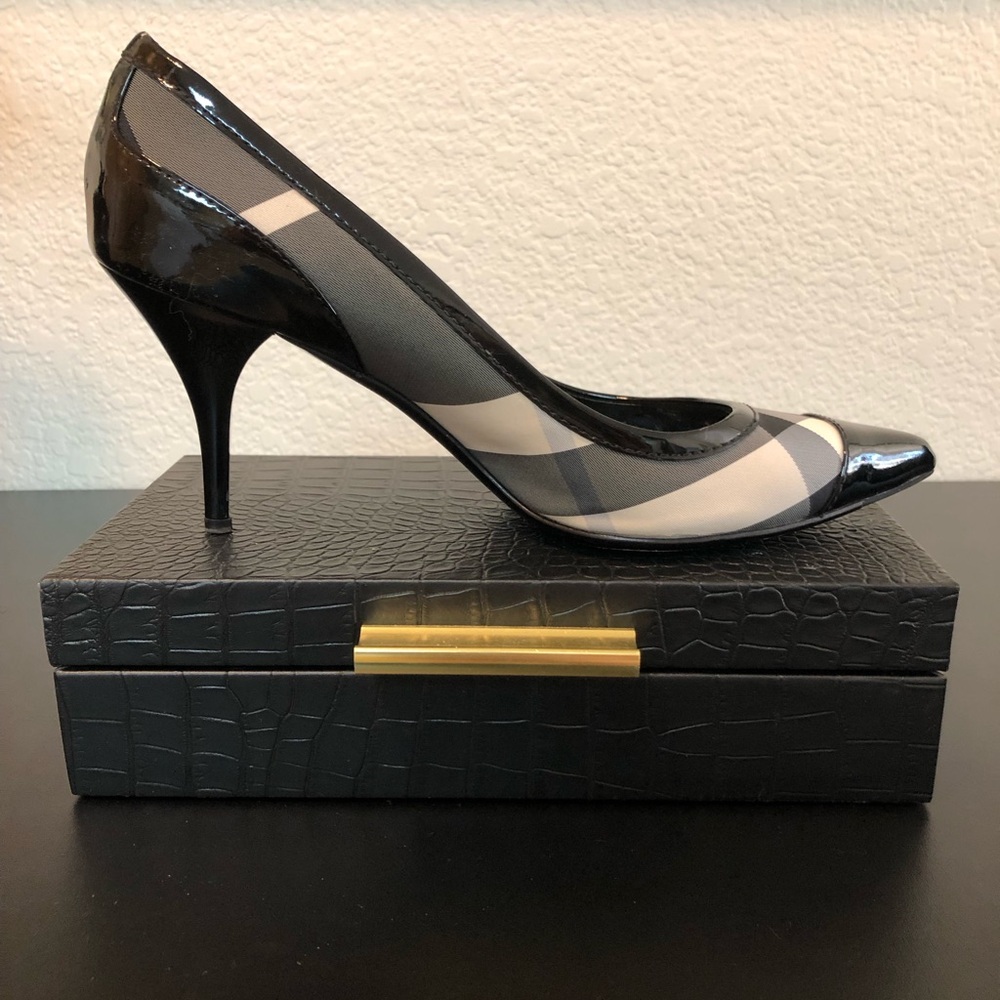 Burberry Pumps Size 39.5 (8.5)